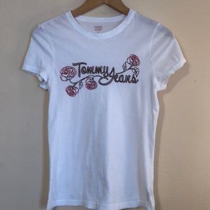 Tommy Hilfiger White Graphic tee shirt Y2K